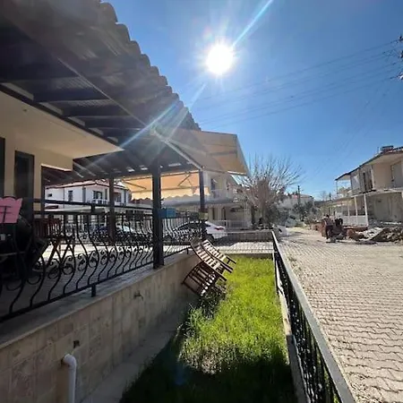 Hotel 2 Minute Walk To Seaside Kusadası